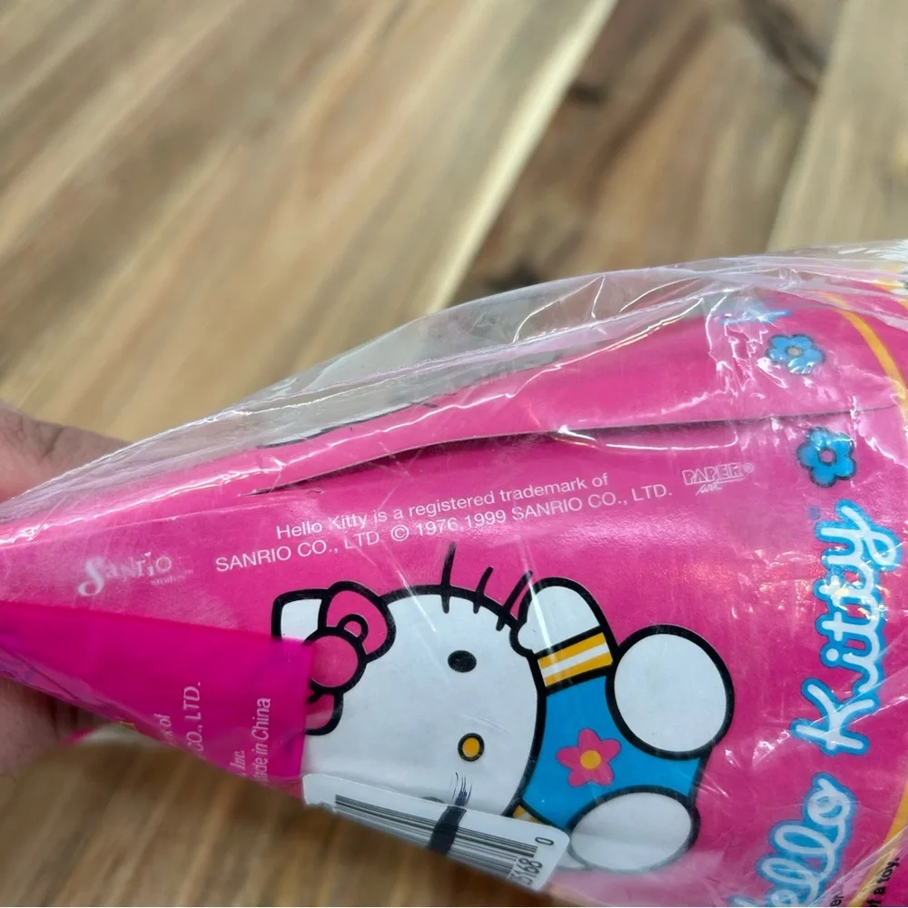 NIP VTG Hello Kitty Sanrio Paper Birthday Party Hats 1999 DEADSTOCK NOS *READ*